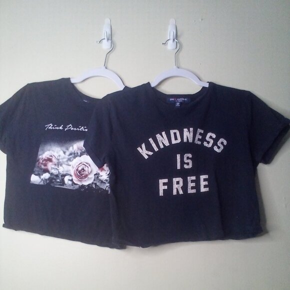 One Clothing Cropped Top XS Lot of 2 Short Sleeve Printed Flower Kindness Black - Picture 1 of 12